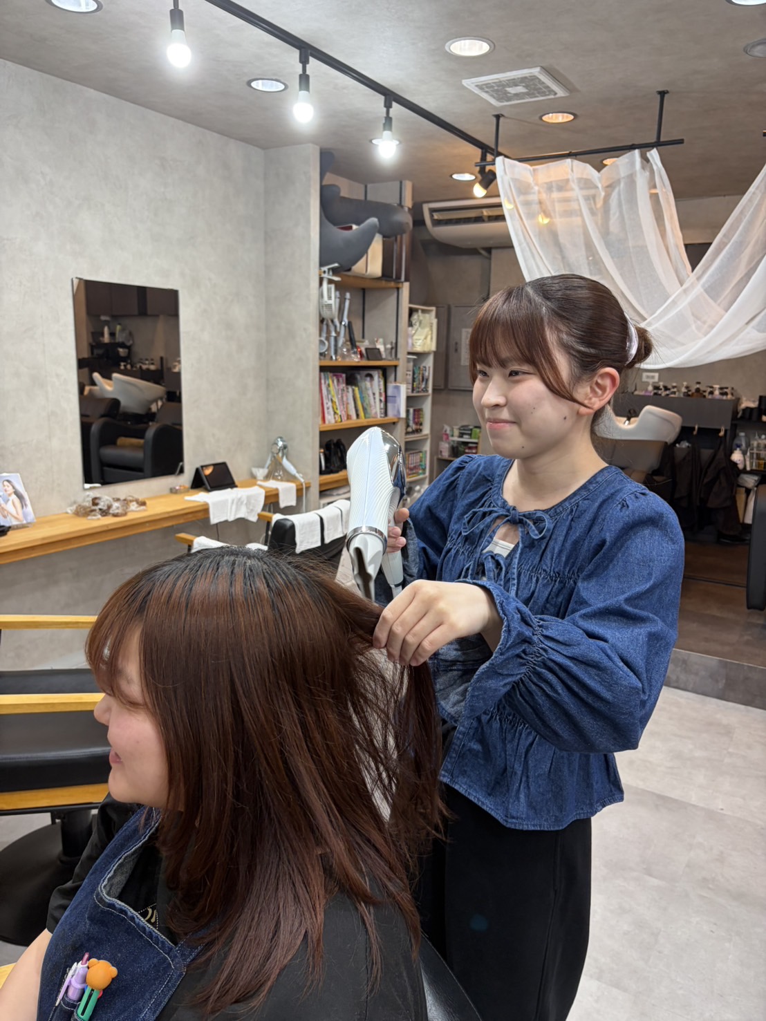 秋山芽奈